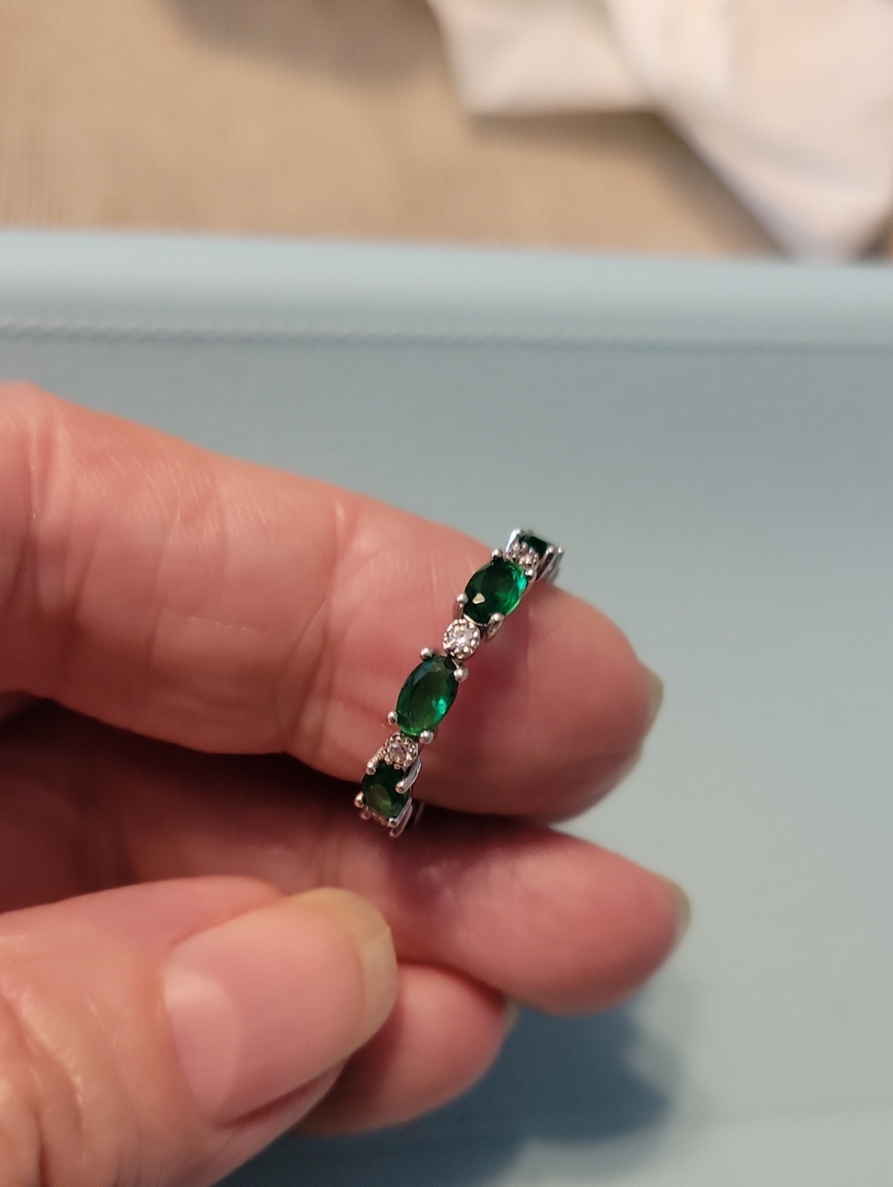 Emerald Green Oval Stone Sterling Silver Band SIZE 6